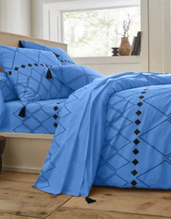 Linge De Lit Massai Coton à Motifs Graphiques Et Finitions Pompons 8 Linge De Lit Massai Coton à Motifs Graphiques Et Finitions Pompons -Maison Textiles Magasin 100183 C06 zoomx vue3