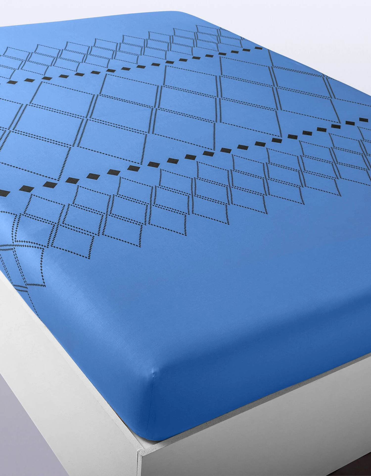 Linge De Lit Massai Coton à Motifs Graphiques Et Finitions Pompons 5 Linge De Lit Massai Coton à Motifs Graphiques Et Finitions Pompons – Image 5