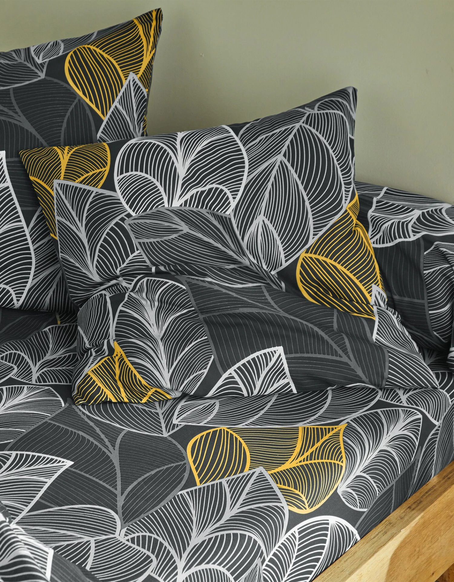 Linge De Lit Elsa En Polycoton à Motifs Feuilles 4 Linge De Lit Elsa En Polycoton à Motifs Feuilles – Image 4