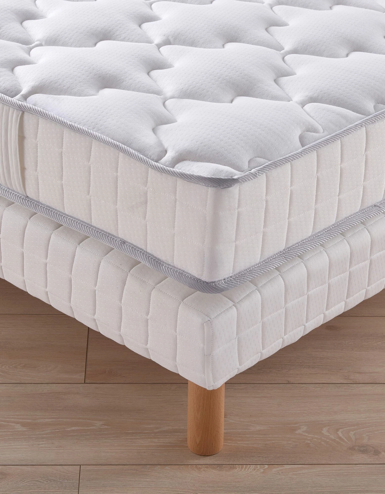 Matelas Mousse Conforlux® Confort Luxe équilibré 1 Matelas Mousse Conforlux® Confort Luxe équilibré