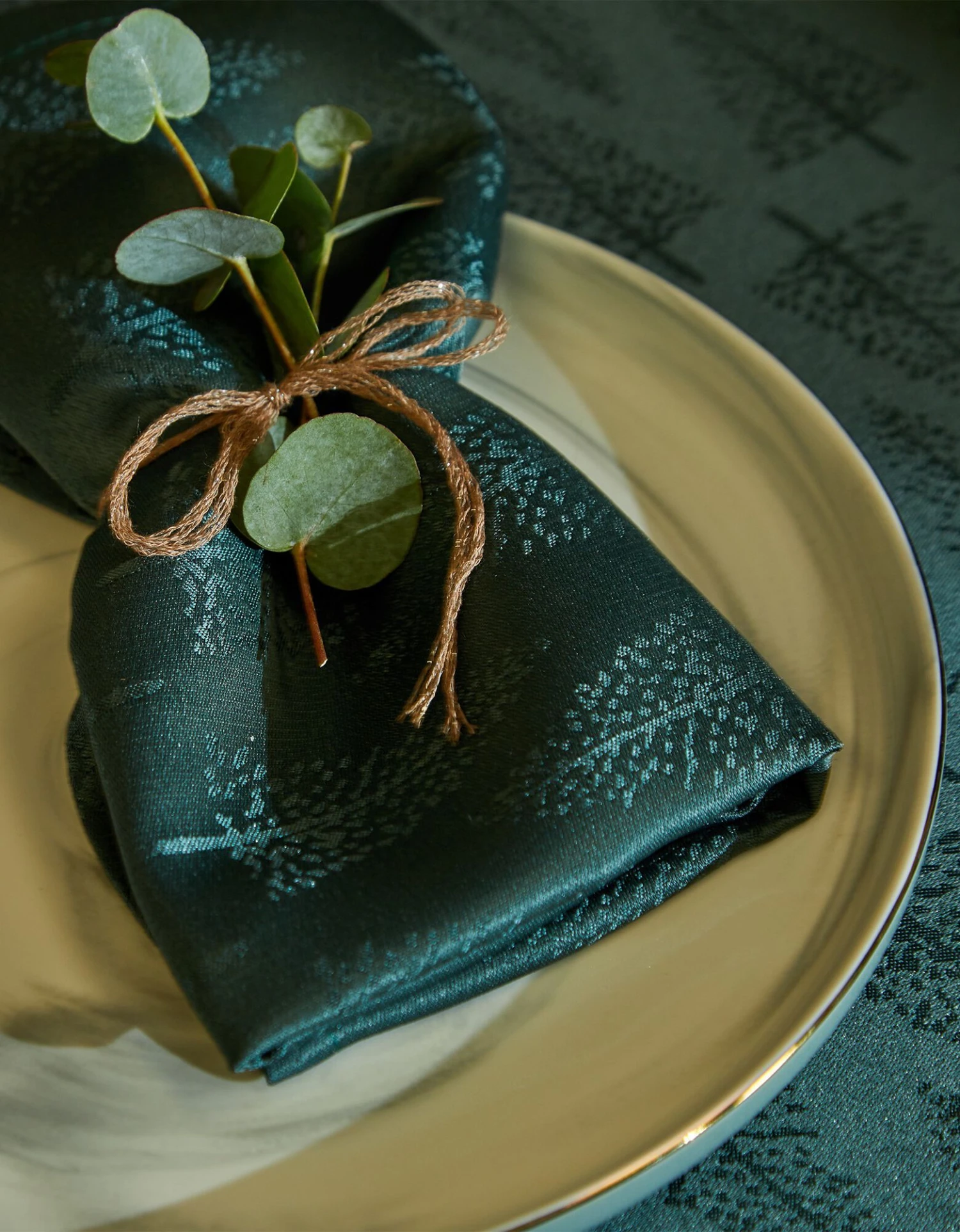 Nappe Damassée Motifs Sapins 5 Nappe Damassée Motifs Sapins – Image 5