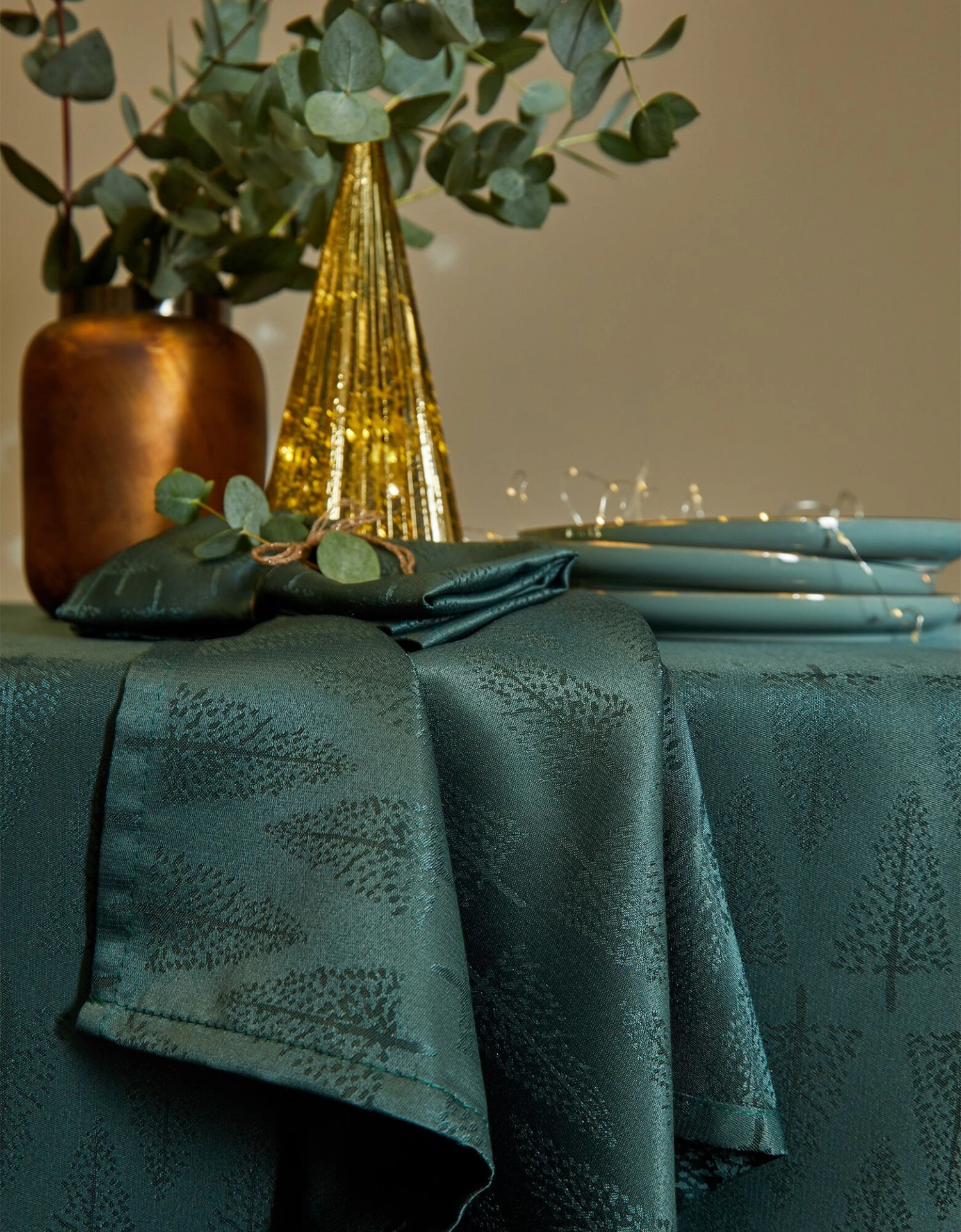 Nappe Damassée Motifs Sapins 7 Nappe Damassée Motifs Sapins – Image 7