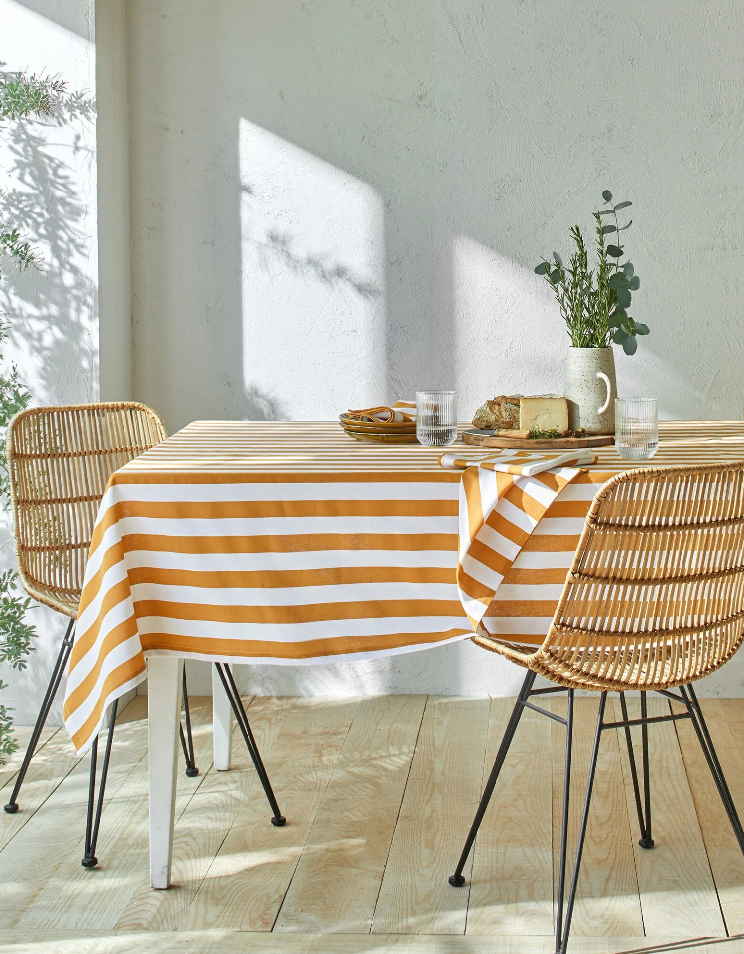 Nappe Rayée, Collection Ninole 1 Nappe Rayée, Collection Ninole