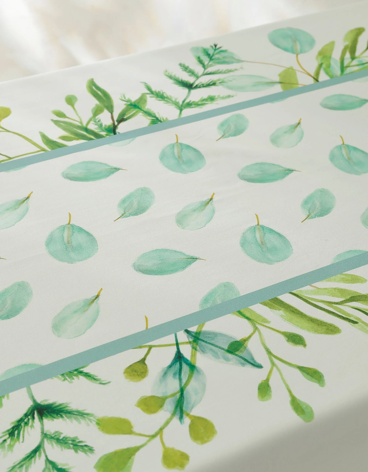 Nappe Fabriquée En France, Motif Végétal Aquarelle - Coton Biologique(1) 3 Nappe Fabriquée En France, Motif Végétal Aquarelle - Coton Biologique(1) – Image 3