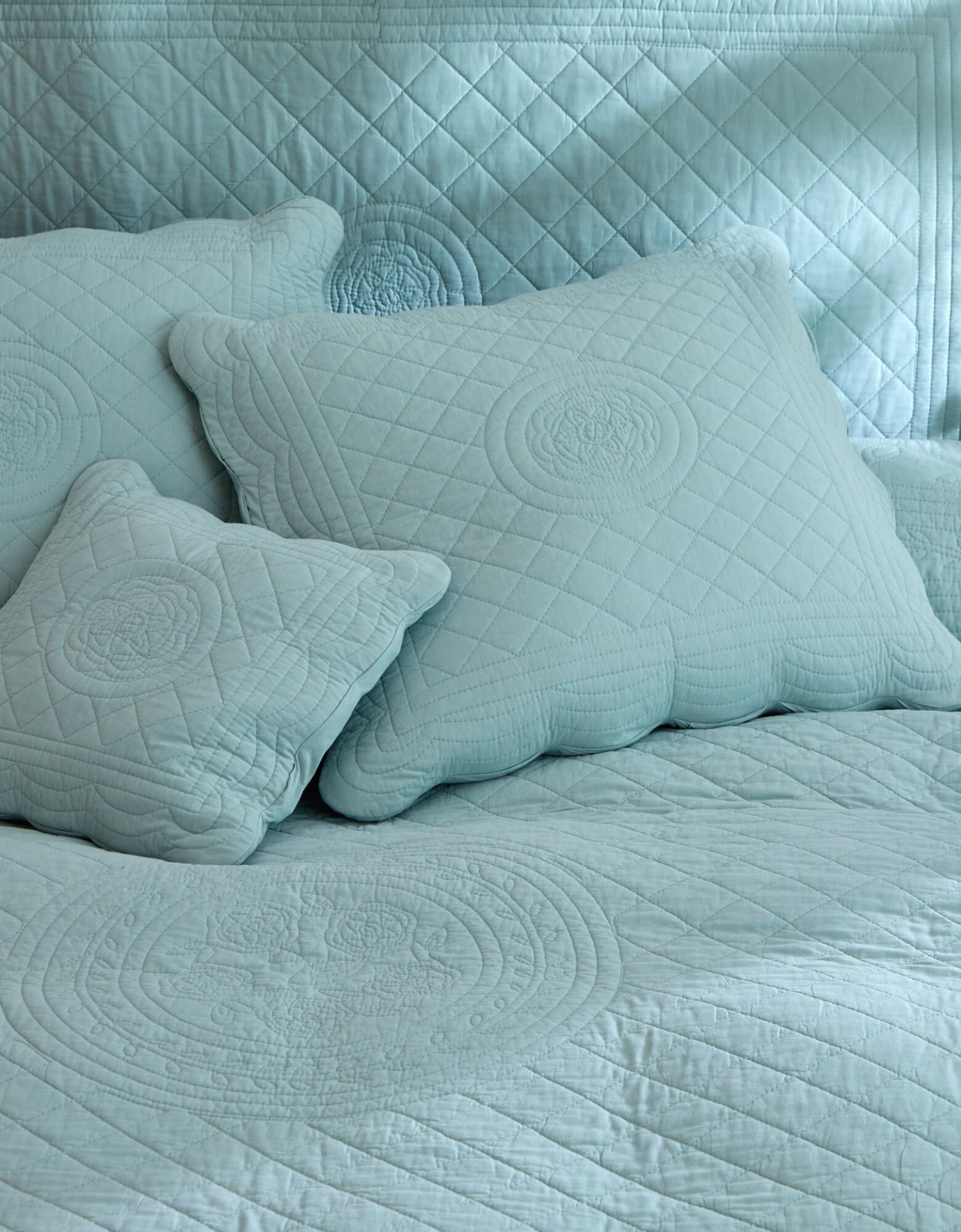 Housse Coussin Unie Style Boutis Cassandre 2 Housse Coussin Unie Style Boutis Cassandre – Image 2