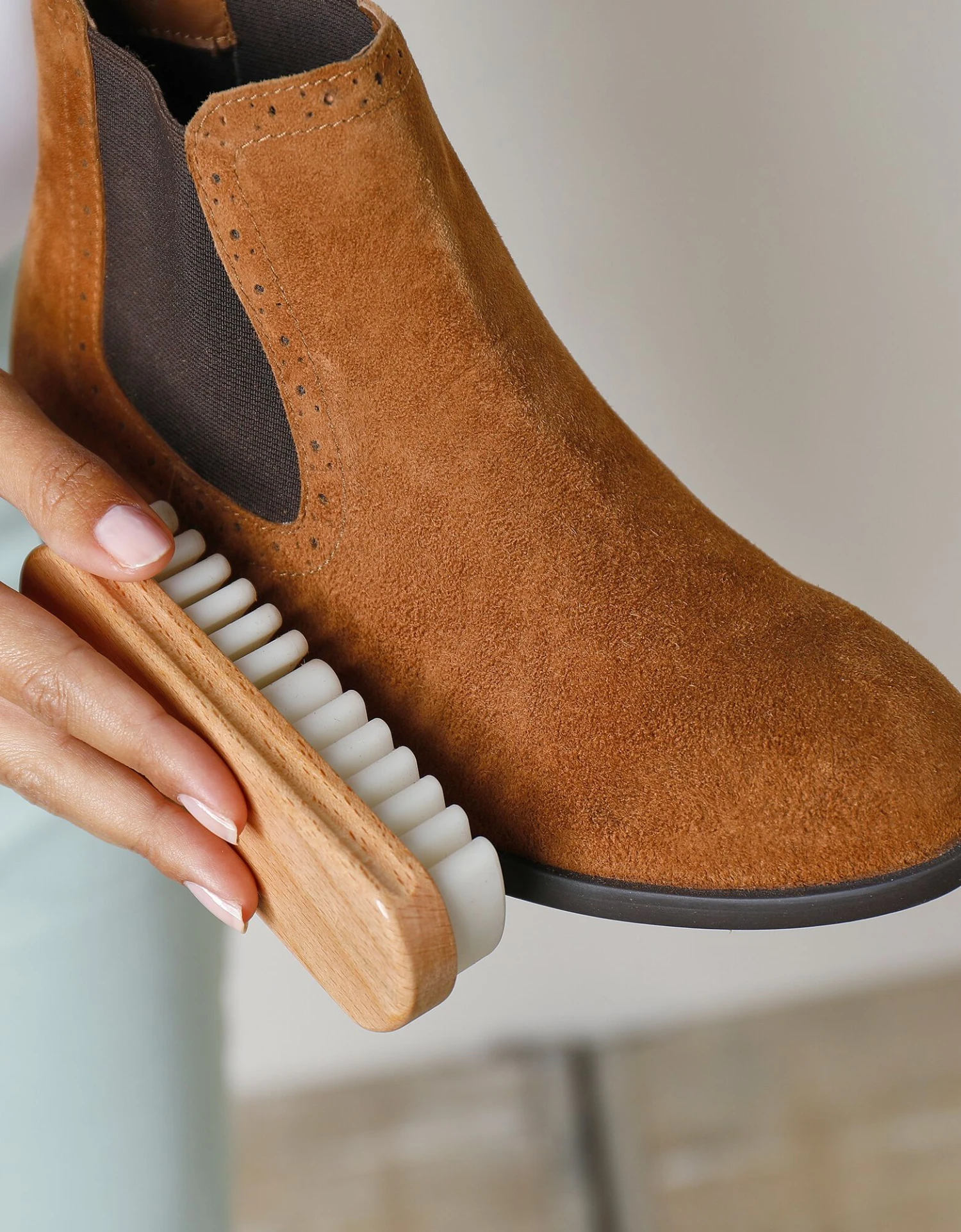 Brosse Souple Pour Chaussures Cuir Et Daim 2 Brosse Souple Pour Chaussures Cuir Et Daim – Image 2