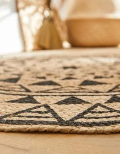 Tapis Rond En Jute Imprimé Noir -Maison Textiles Magasin 291037 C01 zoomx vue3