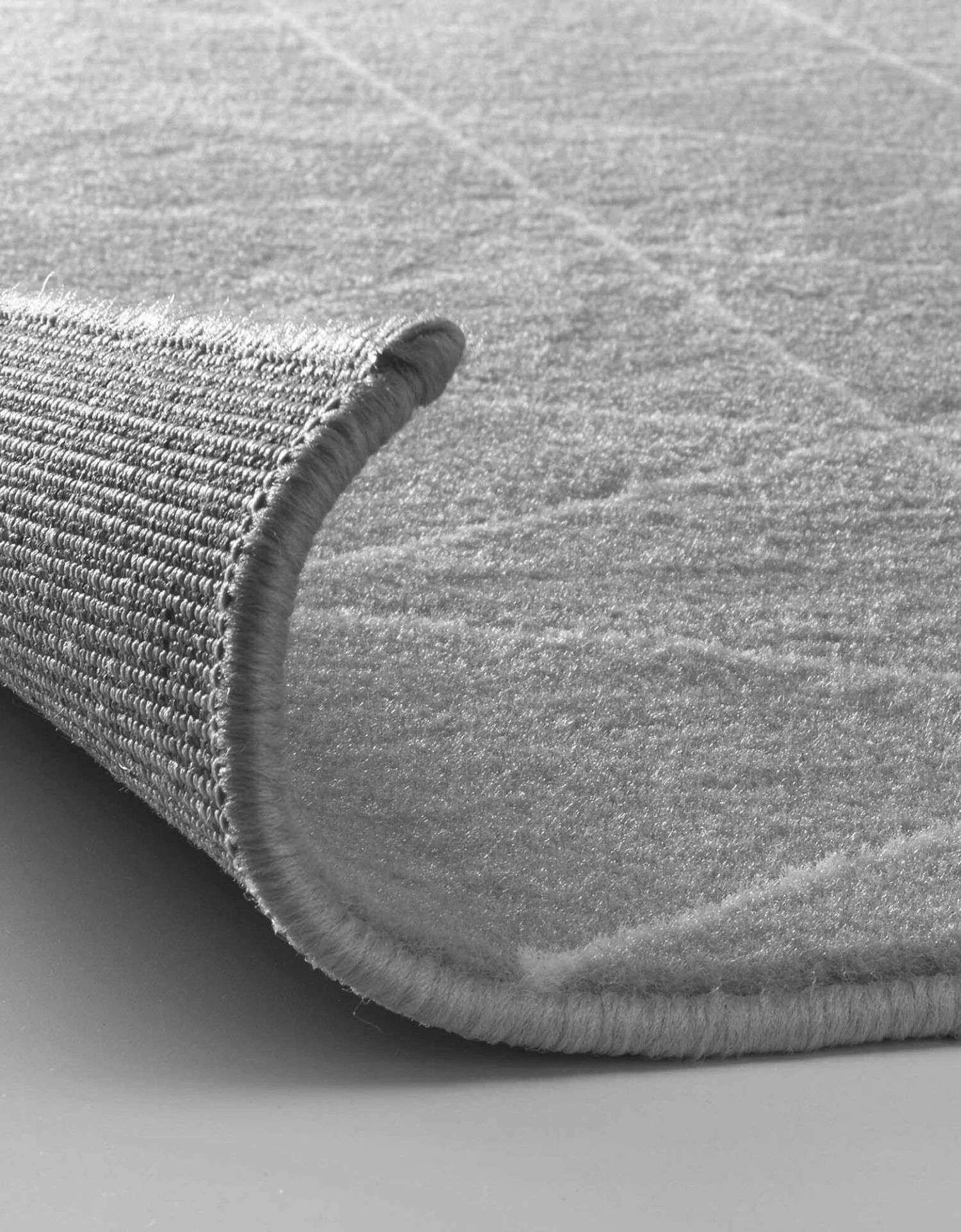 Tapis Rectangulaire Motif Géométrique Gris 3 Tapis Rectangulaire Motif Géométrique Gris – Image 3