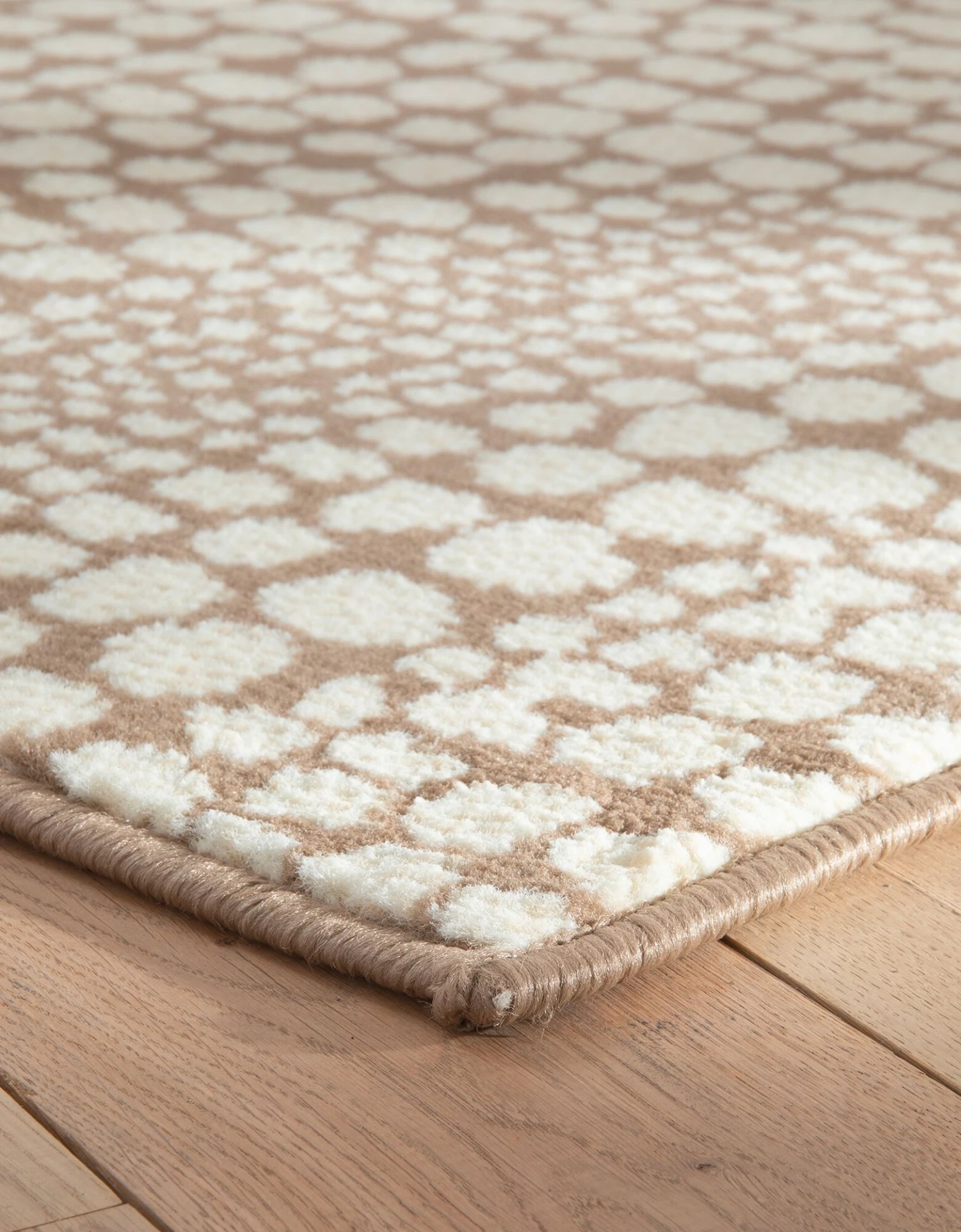 Tapis Motifs Pointillés 2 Tapis Motifs Pointillés – Image 2