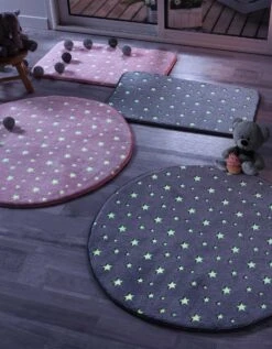 Tapis Flanelle Imprimé étoiles Phosphorescentes - Rectangulaire -Maison Textiles Magasin 291260 C01 zoomx vue3