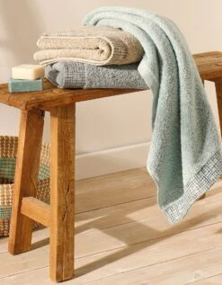 Serviette éponge Liteau Jacquard Quadrillé -Maison Textiles Magasin 300682 C01 zoomx vue3