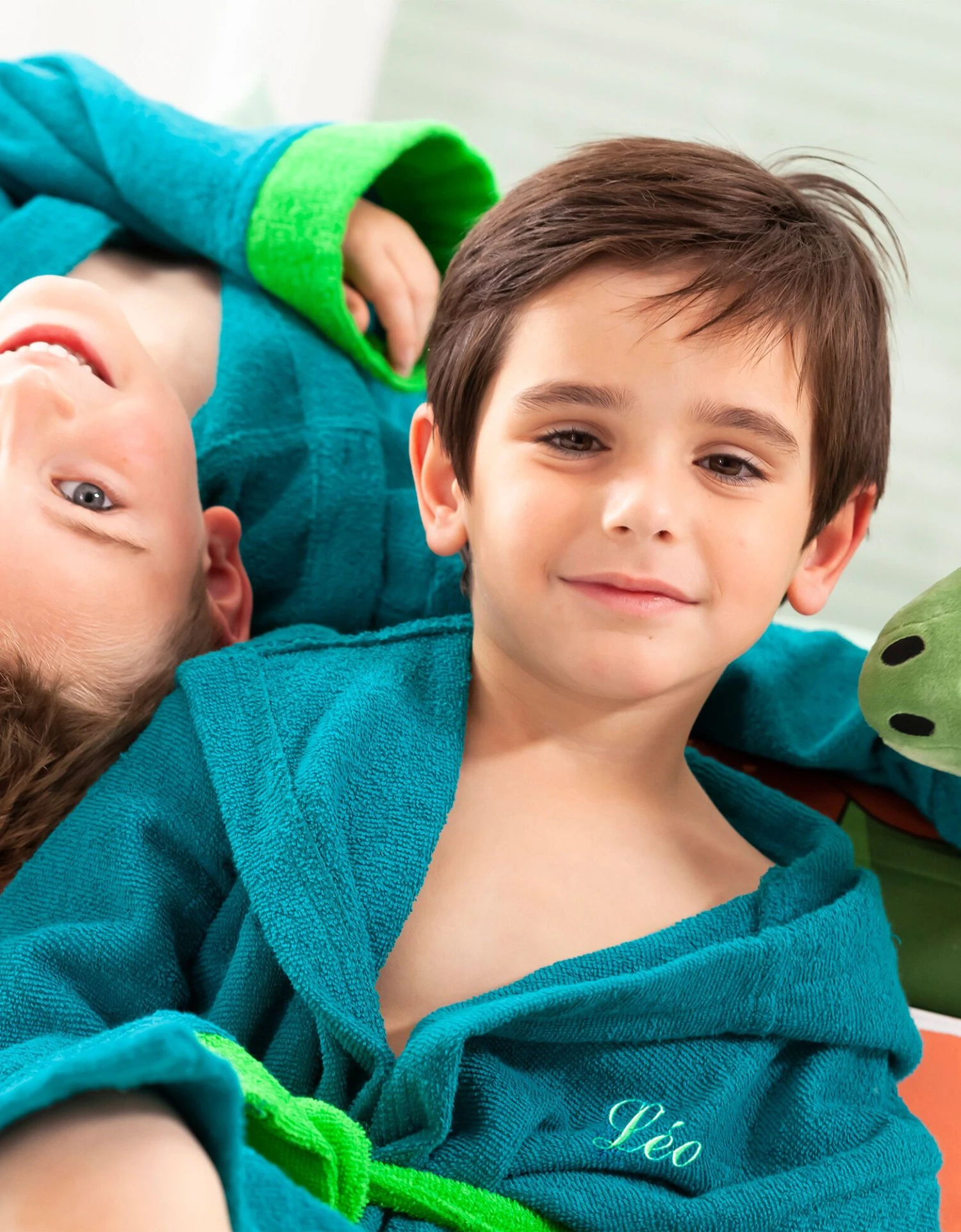 Peignoir De Bain Personnalisable à Capuche Dinosaure 2 Peignoir De Bain Personnalisable à Capuche Dinosaure – Image 2