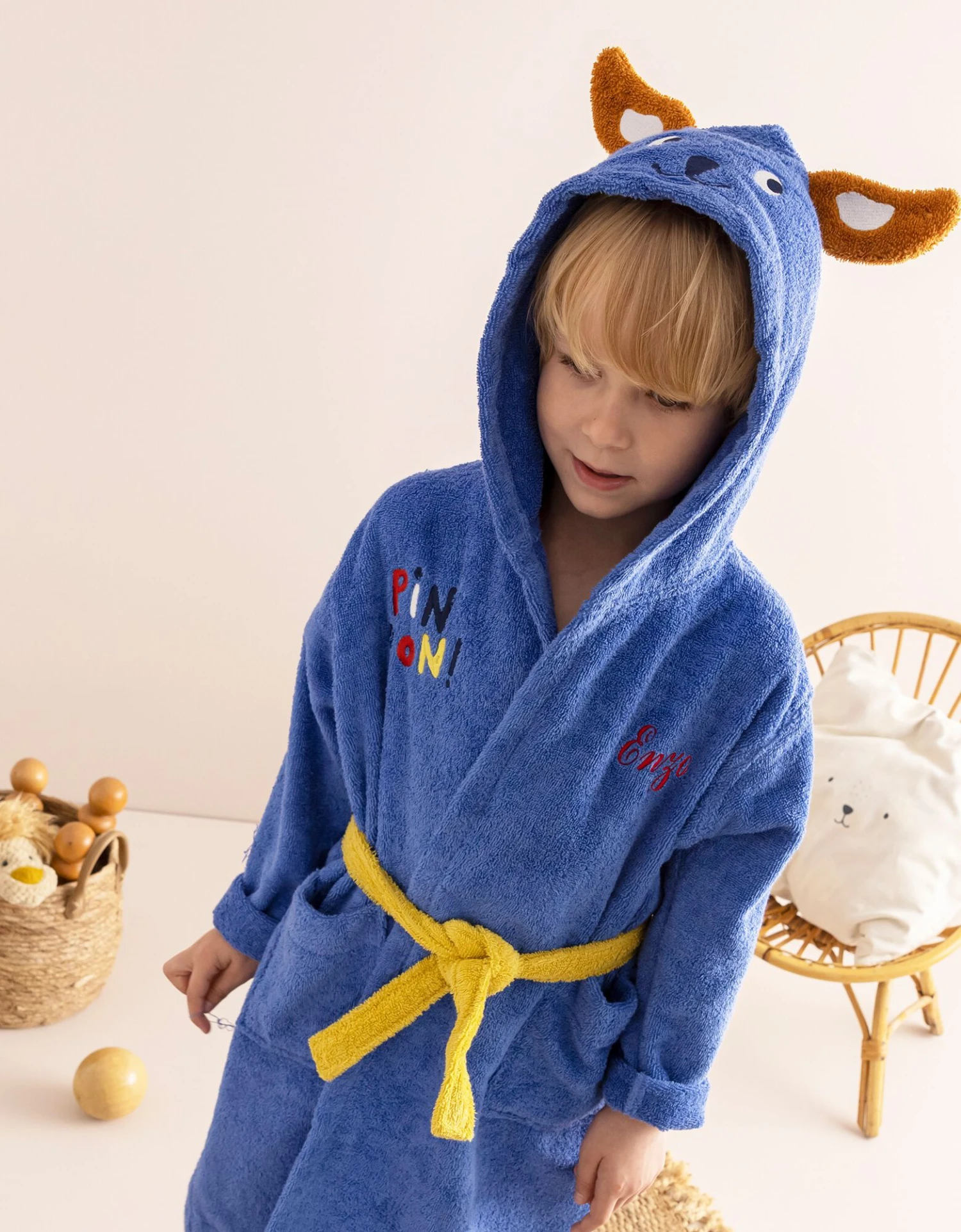 Peignoir De Bain Enfant Personnalisable Pin-pon à Capuche 5 Peignoir De Bain Enfant Personnalisable Pin-pon à Capuche – Image 5