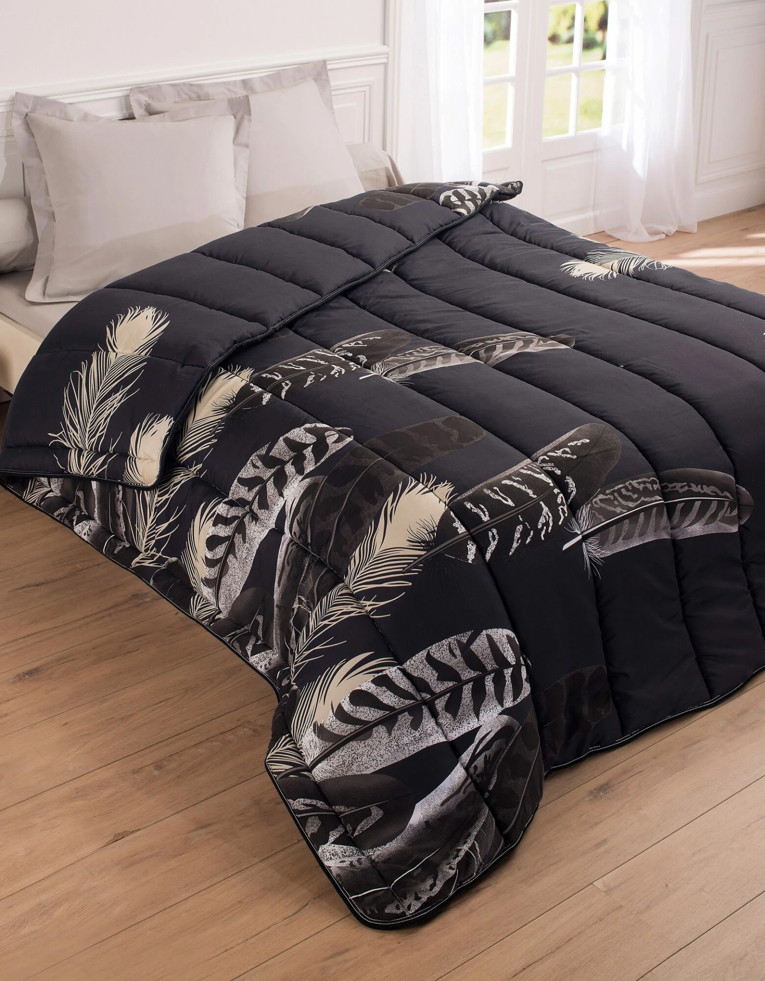 Couette Microfibre Imprimée Plumes 200g/m2 1 Couette Microfibre Imprimée Plumes 200g/m2