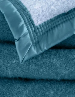 Couverture Bicolore Laine 500g/m2 5 Couverture Bicolore Laine 500g/m2 -Maison Textiles Magasin 321156 C02 zoom detailRFP