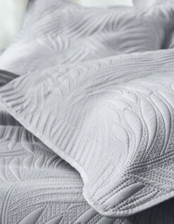 Couvre-lit Uni Matelassé Reliéfé "feuillage" -Maison Textiles Magasin 322427 C02 zoomx vue3