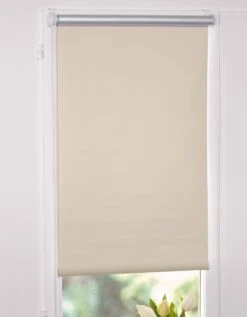 Store Enrouleur Occultant Uni à Clipser