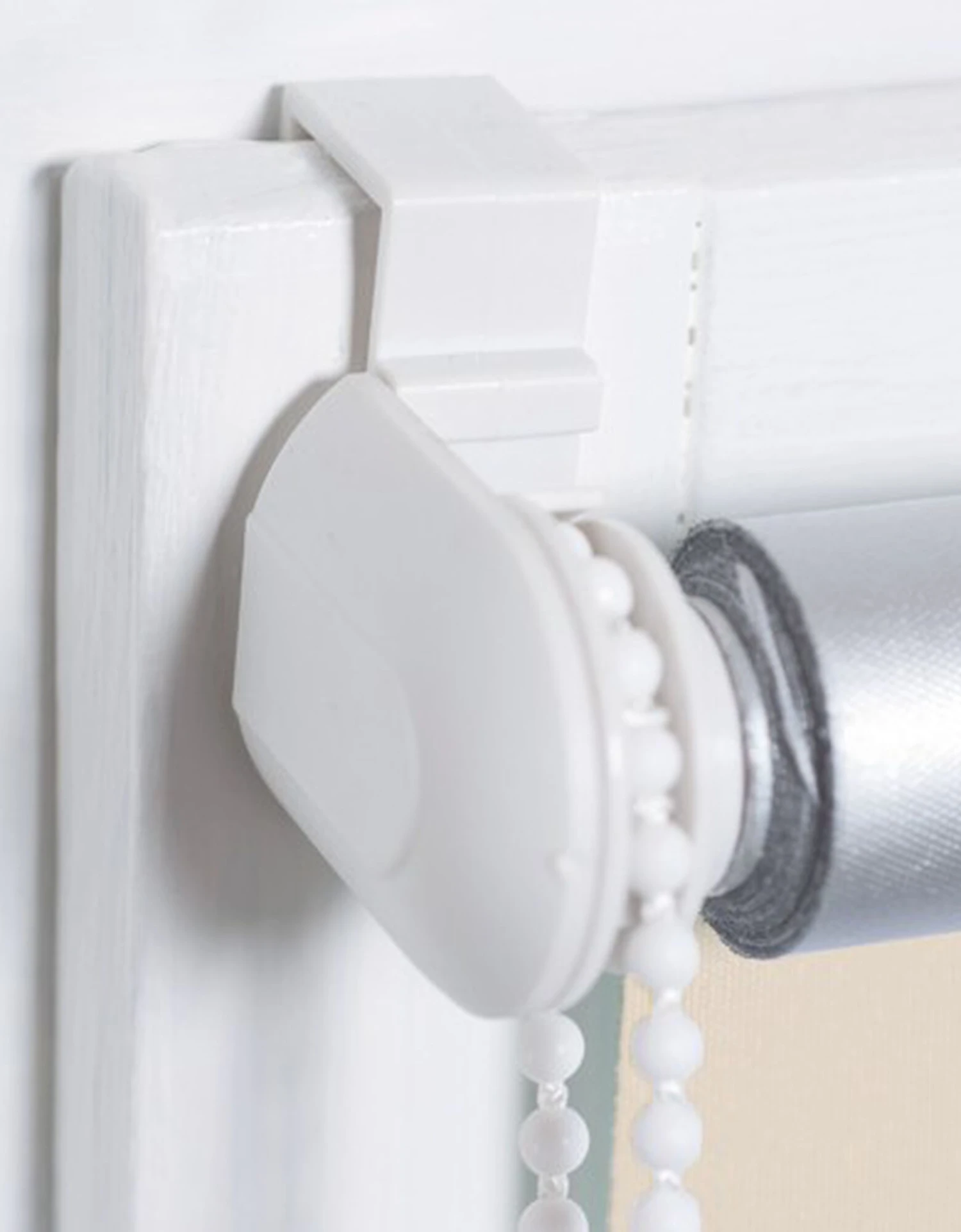 Store Enrouleur Occultant Uni à Clipser 2 Store Enrouleur Occultant Uni à Clipser – Image 2