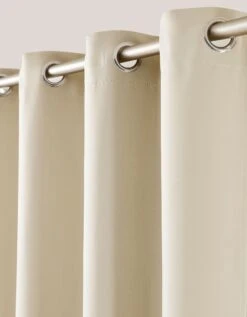 Rideau Occultant Uni Satiné Finition Oeillets -Maison Textiles Magasin 328022 C05 zoomx vue4